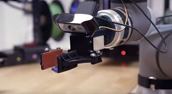 3D printing robot uses AI machine learning to create a shock-absorbing shape no human ever could