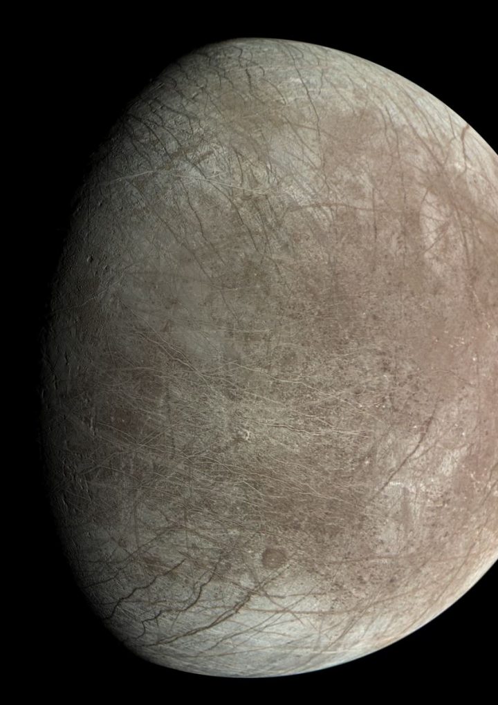 Juno Reveals Secrets About Europa’s Icy Surface