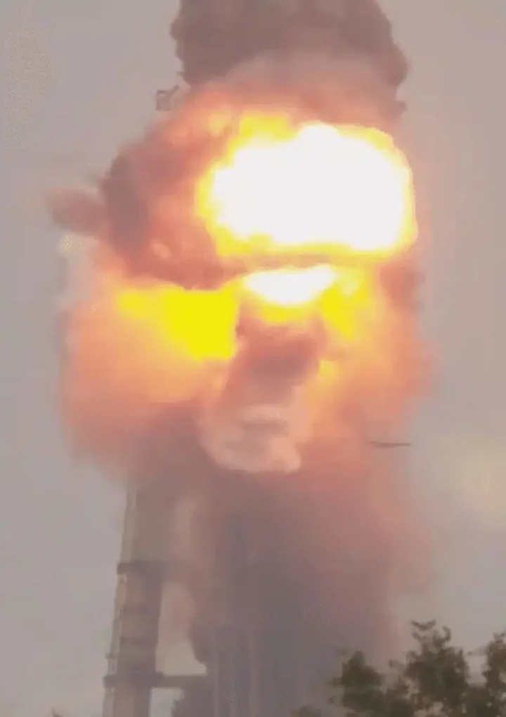 SpaceX’s Starship Raptor Engine Explodes During Testing