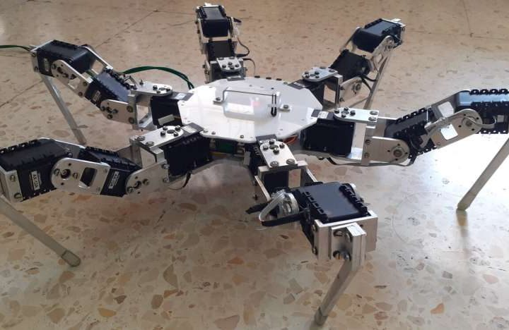 A new method to achieve smooth gait transitions in hexapod robots