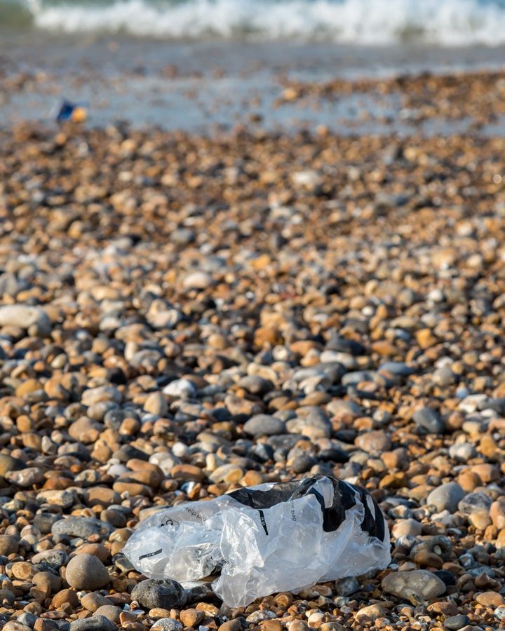 Number of plastic bags on UK beaches falls by 80% after charging introduced