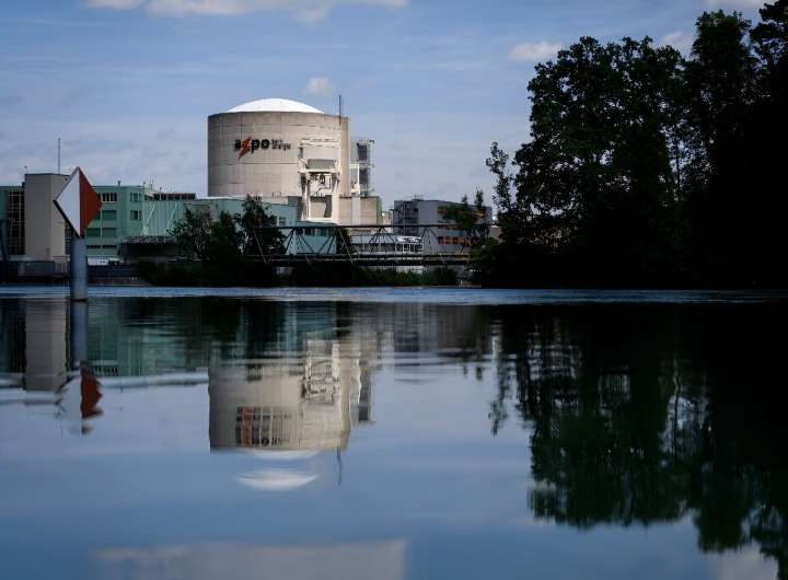 Switzerland reopens door for new nuclear power plants