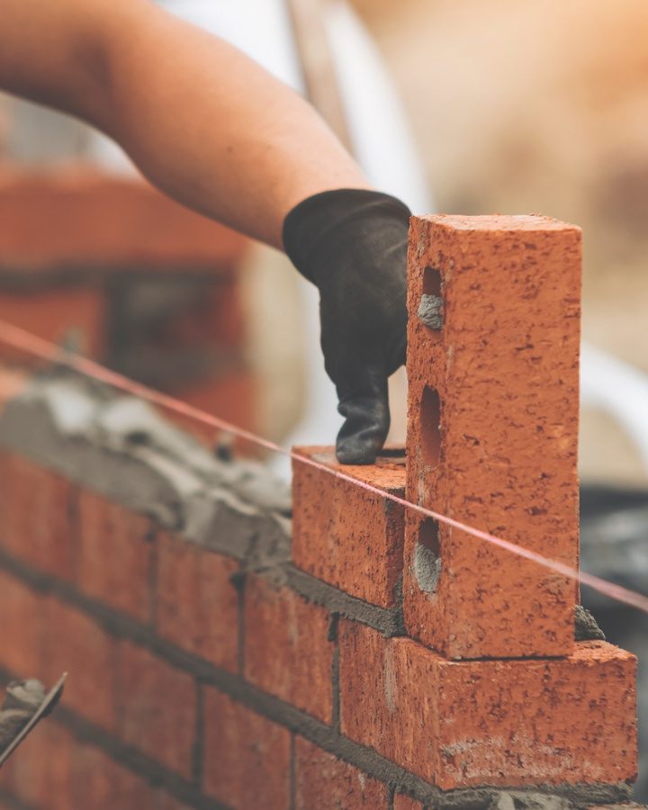 Eco-friendly building blocks made from recycled concrete and captured CO2