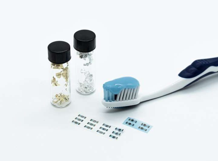 An edible toothpaste-based transistor