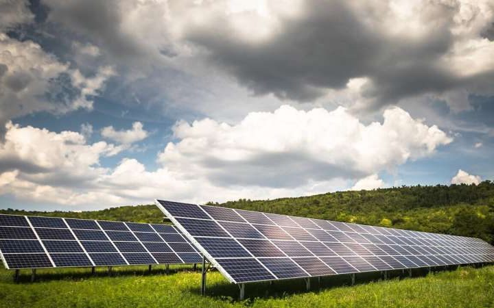 How farmers can use solar power without damaging the rest of their operation