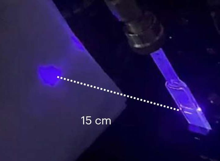 New blue light-emitting lasers leverage low-toxicity colloidal quantum dots