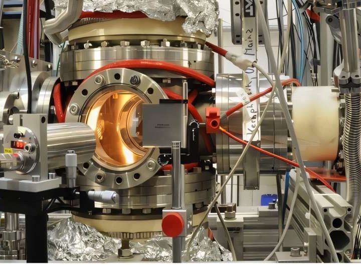 Laser spectroscopy study explores nuclear structure of fermium and nobelium isotopes