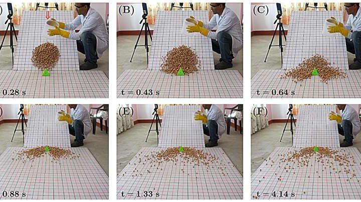 Physicists use sliding seeds to better understand landslides and rock avalanches