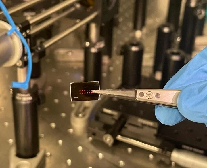 Quantum Dot Breakthrough Makes Infrared Lasers Affordable and Scalable